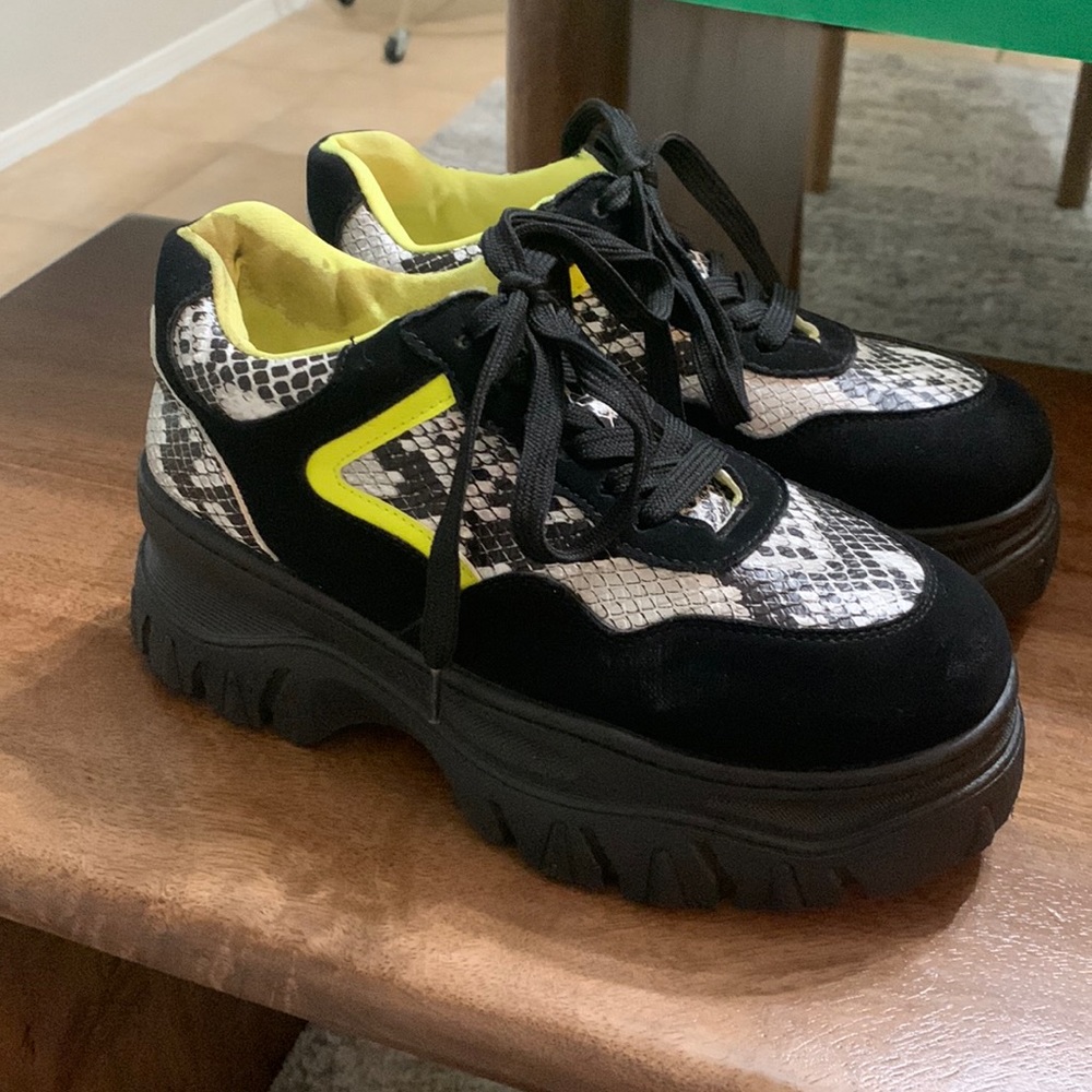 Bamboo platform tennis shoe